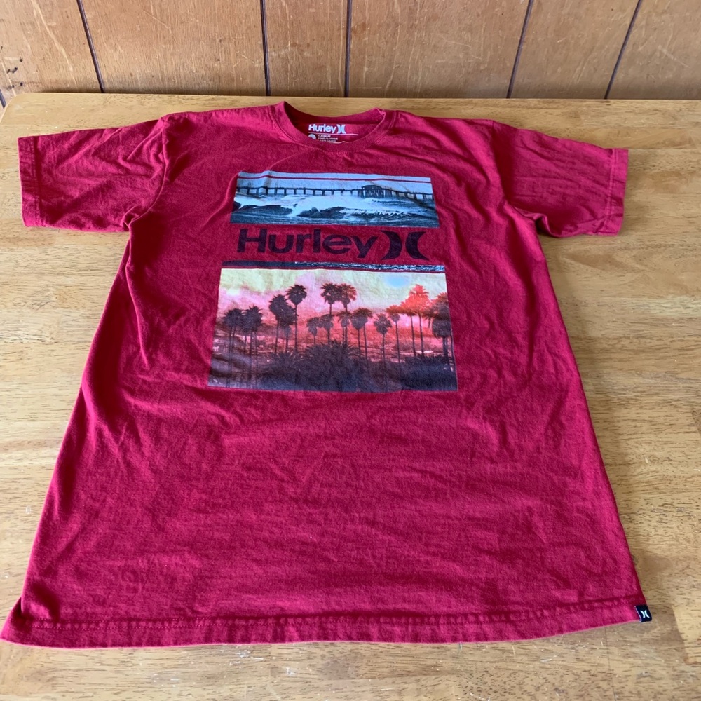 Hurley T-shirt size L great condition